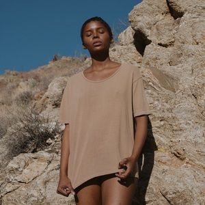 Ozma Oversized Silk Noil T Shirt in Tea, Small